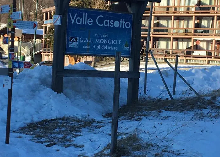 2000 Cuneo-montagna E Mare Ligure *